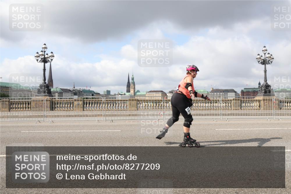 29.06.2025 - hella hamburg halbmarathon Lena Gebhardt http://msf.ph/oto/8277209 29.06.2025 09:05:00 Lombardsbrücke  meine-sportfotos.de