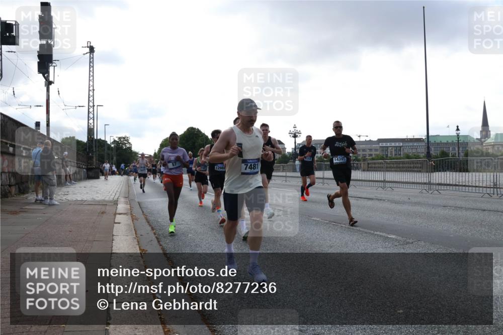 29.06.2025 - hella hamburg halbmarathon Lena Gebhardt http://msf.ph/oto/8277236 29.06.2025 09:45:25 Lombardsbrücke 6358, 14395, 12986, 7481, 57, 1707, 1758, 1827, 1990, 2689, 2746, 3043, 3201, 4050, 4129, 4679, 4698, 4749, 5070, 5269, 5328, 5746, 5826, 6358, 6619, 6781, 7272, 7389, 7481, 7651, 7723, 8190, 8209, 8883, 9137, 9381, 9571, 9634, 10017, 10171, 10486, 10848, 10876, 11120, 11169, 11413, 11857, 12049, 12234, 12308, 12595, 12691, 12900, 12988, 13066, 13618, 14028, 14140, 14164, 14289, 15672, 15883, 16157, 16713, 16818, 17428 meine-sportfotos.de