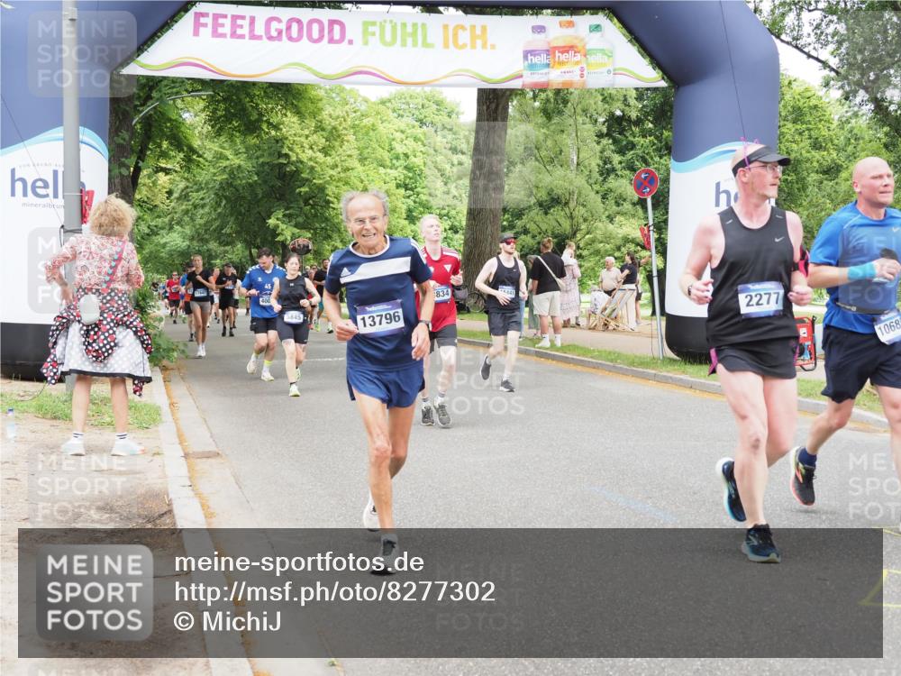 29.06.2025 - hella hamburg halbmarathon MichiJ http://msf.ph/oto/8277302 29.06.2025 10:57:10 Zwischen KM18-KM19 2055, 2277, 3834, 5845, 8755, 10685, 11271, 12521, 13796, 14404, 16441 meine-sportfotos.de