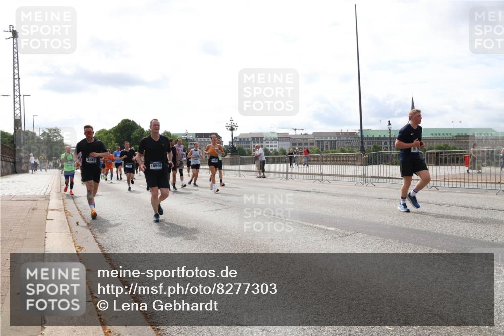 29.06.2025 - hella hamburg halbmarathon Lena Gebhardt http://msf.ph/oto/8277303 29.06.2025 10:20:21 Lombardsbrücke 3842, 10414, 7101, 10595, 1011, 1046, 1069, 1110, 1115, 1154, 1471, 1474, 2064, 2478, 3278, 3434, 3733, 3842, 4154, 4166, 4422, 4539, 4585, 4614, 4737, 4739, 4754, 4869, 5181, 5397, 5556, 5625, 5659, 5811, 5812, 5831, 5937, 6951, 7018, 7101, 7131, 7137, 7519, 7739, 7744, 7808, 8025, 8387, 8462, 8588, 8738, 9136, 9196, 9722, 9735, 9873, 10041, 10414, 10550, 10595, 10613, 10622, 10647, 10701, 10754, 11028, 11036, 11603, 11835, 11995 meine-sportfotos.de