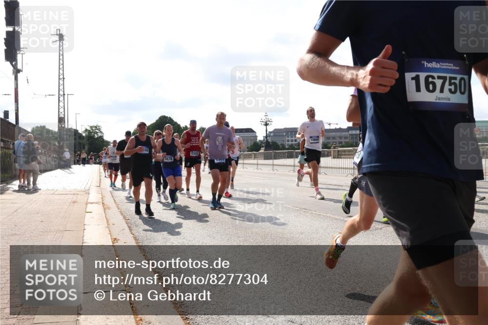 29.06.2025 - hella hamburg halbmarathon Lena Gebhardt http://msf.ph/oto/8277304 29.06.2025 09:57:52 Lombardsbrücke 208, 7478, 10860, 6356, 16750, 1086, 1094, 1179, 1193, 1258, 1320, 1321, 1335, 1422, 1563, 1870, 2138, 2252, 2397, 2417, 2444, 2448, 2488, 2612, 2636, 2855, 2946, 3048, 3058, 3091, 3096, 3114, 3251, 3999, 4261, 4299, 4379, 4814, 4986, 5024, 5032, 5305, 5633, 5672, 5775, 5820, 5907, 6125, 6355, 6356, 6374, 6569, 6580, 6585, 6628, 6754, 6776, 6795, 6942, 7065, 7134, 7221, 7397, 7478, 7509, 7594, 7646, 7724, 7742, 7930, 7932, 7952, 7973, 7976 meine-sportfotos.de