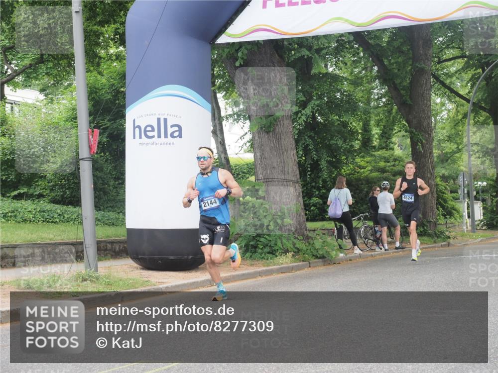 29.06.2025 - hella hamburg halbmarathon KatJ http://msf.ph/oto/8277309 29.06.2025 10:09:55 Zwischen KM18-KM19 53, 6380 meine-sportfotos.de