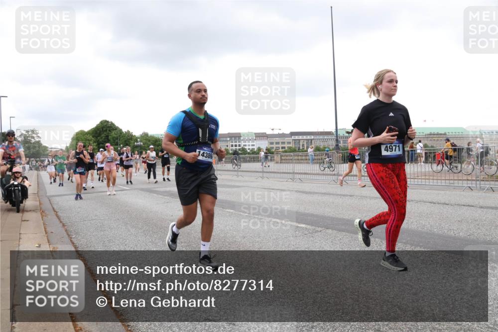 29.06.2025 - hella hamburg halbmarathon Lena Gebhardt http://msf.ph/oto/8277314 29.06.2025 10:54:45 Lombardsbrücke 14386, 4971, 1198, 1822, 1949, 2084, 2244, 2532, 2566, 2586, 2632, 3002, 3364, 3761, 3795, 3857, 4191, 4192, 4720, 4971, 5157, 5185, 5216, 5309, 5392, 5500, 5727, 5882, 5933, 5993, 6023, 6279, 6839, 6982, 7670, 7986, 8012, 8186, 8801, 8803, 9130, 9521, 9596, 10109, 10331, 10471, 10686, 11033, 11226, 11287, 11354, 11567, 11569, 12240, 12268, 12270, 12930, 13272, 13283, 13944, 13945, 13979, 13980 meine-sportfotos.de