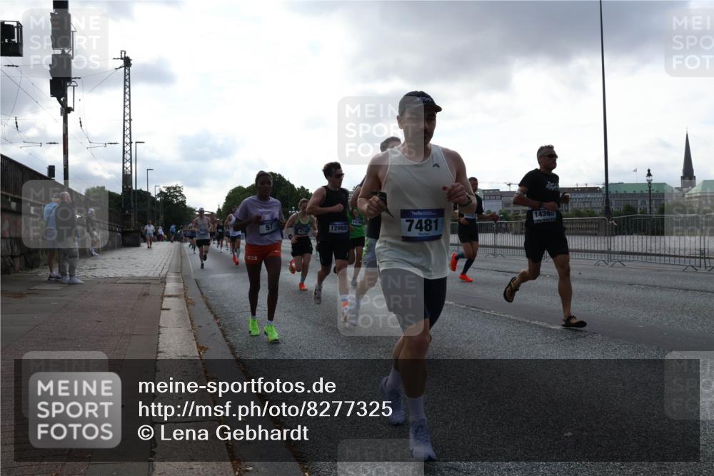 29.06.2025 - hella hamburg halbmarathon Lena Gebhardt http://msf.ph/oto/8277325 29.06.2025 09:45:25 Lombardsbrücke 57, 474, 12988, 14784, 7481, 14395, 57, 1707, 1758, 1827, 1990, 2689, 2746, 3043, 3201, 4050, 4129, 4679, 4698, 4749, 5070, 5269, 5328, 5746, 5826, 6358, 6619, 6781, 7272, 7389, 7481, 7651, 7723, 8190, 8209, 8883, 9137, 9381, 9571, 9634, 10017, 10171, 10486, 10848, 10876, 11120, 11169, 11413, 11857, 12049, 12234, 12308, 12595, 12691, 12900, 12988, 13066, 13618, 14028, 14140, 14164, 14289, 15672, 15883, 16157, 16713, 16818, 17428 meine-sportfotos.de