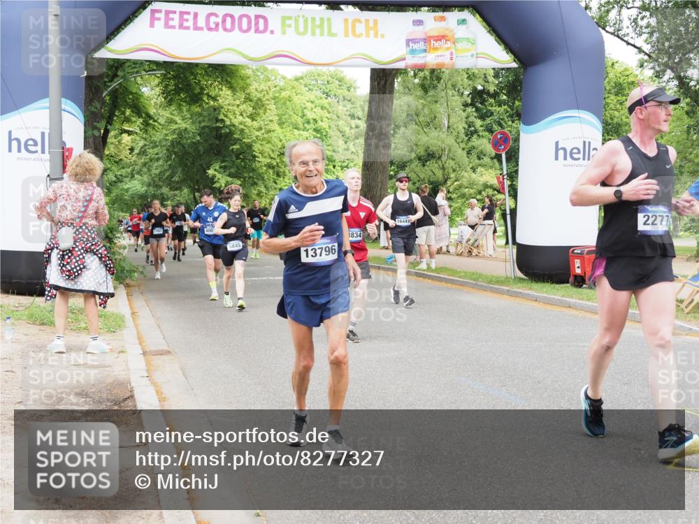 29.06.2025 - hella hamburg halbmarathon MichiJ http://msf.ph/oto/8277327 29.06.2025 10:57:10 Zwischen KM18-KM19 2055, 2277, 3834, 5845, 8755, 10685, 11271, 12521, 13796, 14404, 16441 meine-sportfotos.de