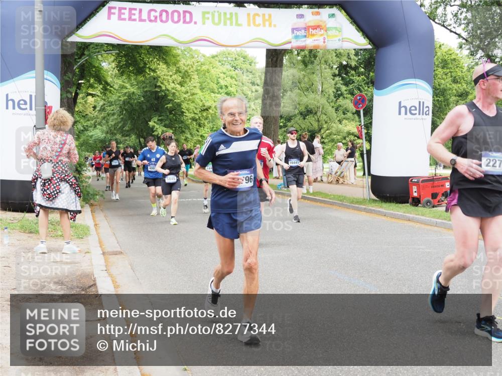 29.06.2025 - hella hamburg halbmarathon MichiJ http://msf.ph/oto/8277344 29.06.2025 10:57:10 Zwischen KM18-KM19 2055, 2277, 3834, 5845, 8755, 10685, 11271, 12521, 13796, 14404, 16441 meine-sportfotos.de