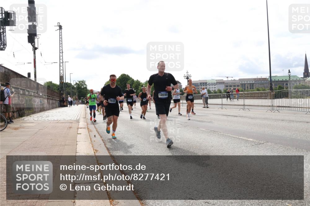 29.06.2025 - hella hamburg halbmarathon Lena Gebhardt http://msf.ph/oto/8277421 29.06.2025 10:20:22 Lombardsbrücke 3842, 7101, 10595, 10414, 1011, 1046, 1069, 1110, 1115, 1154, 1471, 1474, 2053, 2064, 2478, 3278, 3434, 3733, 3842, 4154, 4166, 4422, 4539, 4585, 4614, 4737, 4739, 4754, 4869, 5181, 5397, 5556, 5625, 5659, 5811, 5812, 5831, 5937, 6951, 7018, 7101, 7131, 7137, 7519, 7739, 7744, 7808, 8025, 8387, 8462, 8588, 8738, 9136, 9196, 9722, 9735, 9873, 10041, 10414, 10550, 10595, 10613, 10622, 10647, 10701, 10754, 11028, 11603, 11835, 11995 meine-sportfotos.de