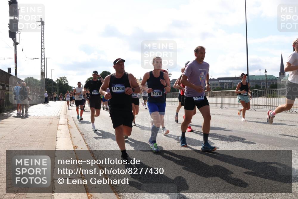 29.06.2025 - hella hamburg halbmarathon Lena Gebhardt http://msf.ph/oto/8277430 29.06.2025 09:57:53 Lombardsbrücke 1870, 7976, 11208, 6628, 7478, 1903, 1086, 1094, 1179, 1193, 1258, 1320, 1321, 1335, 1422, 1563, 1870, 2070, 2138, 2252, 2397, 2417, 2444, 2448, 2488, 2612, 2636, 2711, 2855, 2946, 3048, 3058, 3091, 3096, 3114, 3251, 3999, 4261, 4379, 4814, 4986, 5024, 5032, 5305, 5633, 5672, 5775, 5820, 5907, 6125, 6355, 6356, 6374, 6569, 6580, 6585, 6628, 6754, 6776, 6795, 6942, 7065, 7134, 7221, 7397, 7409, 7478, 7509, 7594, 7646, 7724, 7742, 7930, 7932, 7952, 7973, 7976 meine-sportfotos.de