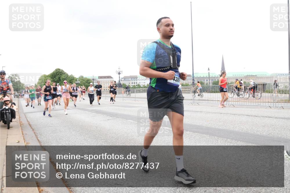29.06.2025 - hella hamburg halbmarathon Lena Gebhardt http://msf.ph/oto/8277437 29.06.2025 10:54:45 Lombardsbrücke 1440, 2244, 438, 1198, 1822, 1949, 2084, 2244, 2532, 2566, 2586, 2632, 3002, 3364, 3761, 3795, 3857, 4191, 4192, 4720, 4971, 5157, 5185, 5216, 5309, 5392, 5500, 5727, 5882, 5933, 5993, 6023, 6279, 6839, 6982, 7670, 7986, 8012, 8186, 8801, 8803, 9130, 9521, 9596, 10109, 10331, 10471, 10686, 11033, 11226, 11287, 11354, 11567, 11569, 12240, 12268, 12270, 12930, 13272, 13283, 13944, 13945, 13979, 13980 meine-sportfotos.de