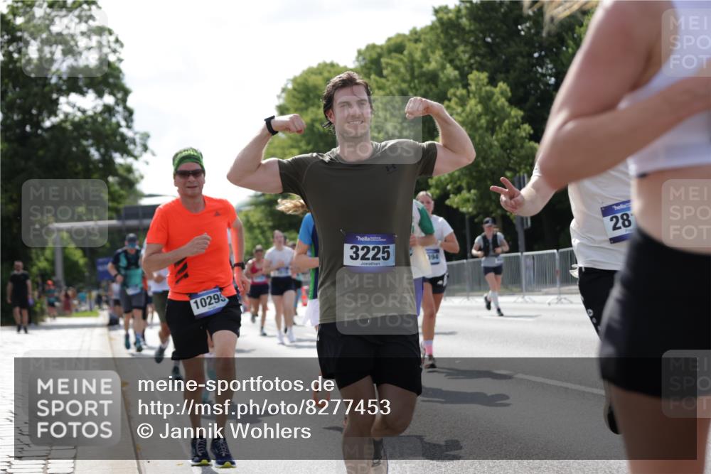 29.06.2025 - hella hamburg halbmarathon Jannik Wohlers http://msf.ph/oto/8277453 29.06.2025 10:02:15 Lombardsbrücke 1702, 1733, 2685, 2712, 2819, 3225, 3780, 3919, 5734, 6752, 7049, 7869, 7888, 8003, 8364, 8624, 8662, 8749, 9006, 9131, 9554, 9986, 10128, 10295, 10539, 11250, 11515, 11702, 11782, 11968, 12978, 13184, 13488, 13491, 13932, 14732, 15291, 15394, 15834, 15993, 16654, 17077, 17757, 17931, 17939, 18624, 19117, 19146, 19165, 19173, 19176 meine-sportfotos.de