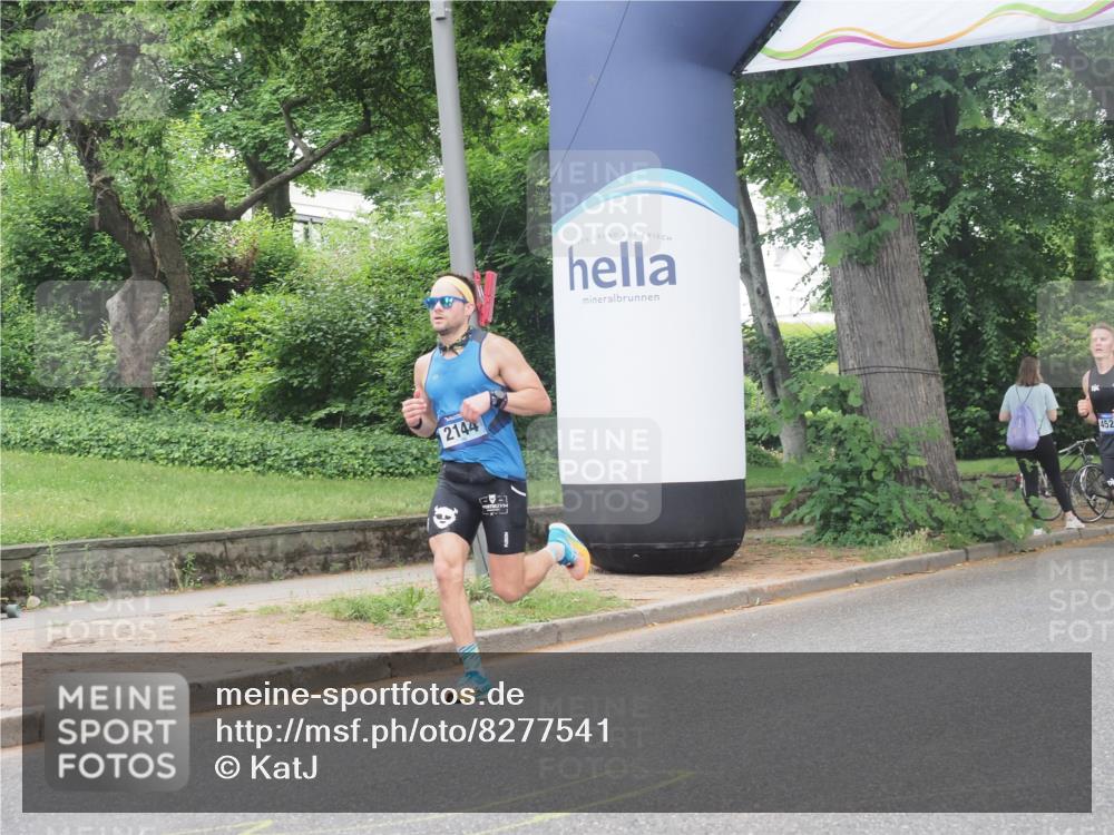 29.06.2025 - hella hamburg halbmarathon KatJ http://msf.ph/oto/8277541 29.06.2025 10:09:56 Zwischen KM18-KM19 53, 6380 meine-sportfotos.de
