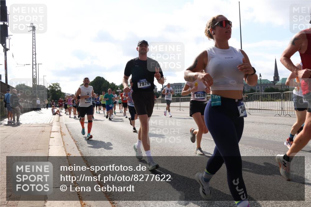 29.06.2025 - hella hamburg halbmarathon Lena Gebhardt http://msf.ph/oto/8277622 29.06.2025 09:57:55 Lombardsbrücke 7976, 6628, 1034, 1086, 1094, 1179, 1193, 1258, 1320, 1321, 1335, 1422, 1563, 1870, 2070, 2138, 2252, 2397, 2417, 2444, 2448, 2488, 2612, 2636, 2711, 2946, 3048, 3058, 3091, 3096, 3114, 3251, 3999, 4261, 4379, 4814, 4986, 5024, 5032, 5305, 5633, 5672, 5775, 5820, 5907, 6164, 6355, 6356, 6374, 6569, 6580, 6585, 6628, 6754, 6776, 6795, 7065, 7134, 7397, 7409, 7478, 7509, 7594, 7646, 7724, 7742, 7930, 7932, 7952, 7973, 7976, 8508 meine-sportfotos.de