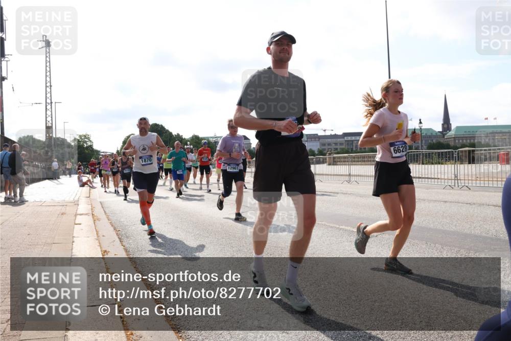 29.06.2025 - hella hamburg halbmarathon Lena Gebhardt http://msf.ph/oto/8277702 29.06.2025 09:57:55 Lombardsbrücke 1870, 764, 12961, 6628, 1034, 1086, 1094, 1179, 1193, 1258, 1320, 1321, 1335, 1422, 1563, 1870, 2070, 2138, 2252, 2397, 2417, 2444, 2448, 2488, 2612, 2636, 2711, 2946, 3048, 3058, 3091, 3096, 3114, 3251, 3999, 4261, 4379, 4814, 4986, 5024, 5032, 5305, 5633, 5672, 5775, 5820, 5907, 6164, 6355, 6356, 6374, 6569, 6580, 6585, 6628, 6754, 6776, 6795, 7065, 7134, 7397, 7409, 7478, 7509, 7594, 7646, 7724, 7742, 7930, 7932, 7952, 7973, 7976, 8508 meine-sportfotos.de