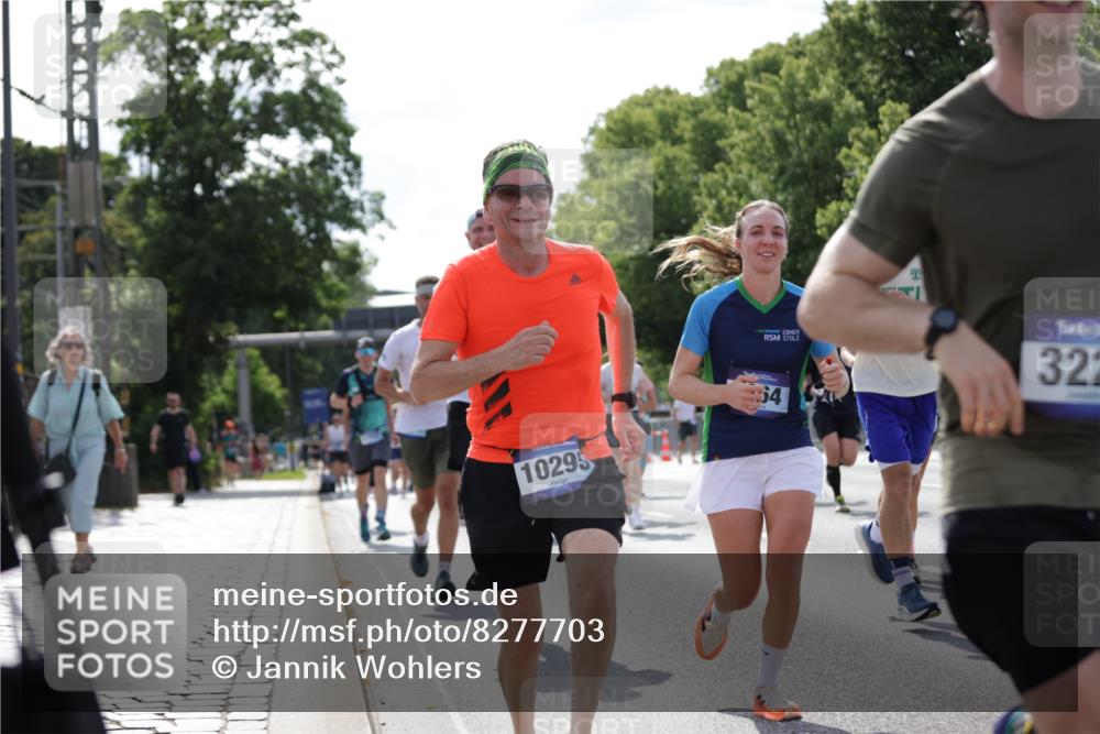 29.06.2025 - hella hamburg halbmarathon Jannik Wohlers http://msf.ph/oto/8277703 29.06.2025 10:02:15 Lombardsbrücke 1702, 1733, 2685, 2712, 2819, 3225, 3780, 3919, 5734, 6752, 7049, 7869, 7888, 8003, 8364, 8624, 8662, 8749, 9006, 9131, 9554, 9986, 10128, 10295, 10539, 11250, 11515, 11702, 11782, 11968, 12978, 13184, 13488, 13491, 13932, 14732, 15291, 15394, 15834, 15993, 16654, 17077, 17757, 17931, 17939, 18624, 19117, 19146, 19165, 19173, 19176 meine-sportfotos.de