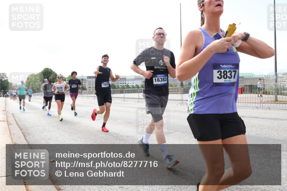 29.06.2025 - hella hamburg halbmarathon Lena Gebhardt http://msf.ph/oto/8277716 29.06.2025 10:11:32 Lombardsbrücke 1328, 1531, 1723, 1866, 1992, 2868, 3363, 3837, 4227, 5254, 5605, 7271, 7571, 8115, 8171, 8206, 8207, 8368, 8561, 8807, 8810, 9119, 9428, 10196, 10372, 10428, 11149, 11321, 11507, 11755, 12286, 12473, 12836, 13177, 13203, 13603, 13939, 14008, 14022, 14149, 14384, 15009, 15252, 15797, 15908, 15945, 16383, 17080, 17142, 17500, 17638, 17787, 17866, 18278, 18382, 19172, 19241 meine-sportfotos.de