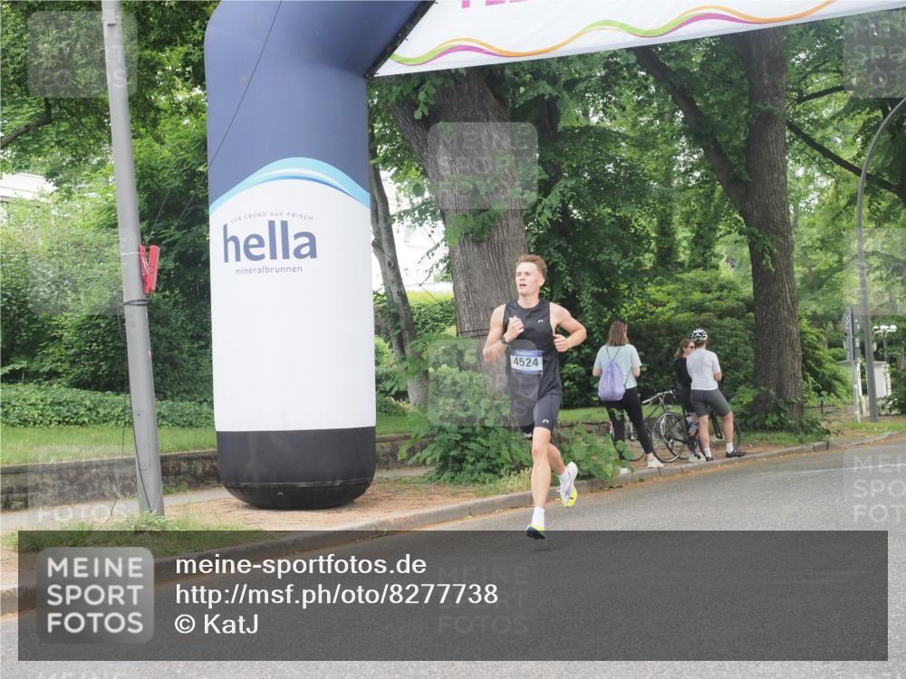29.06.2025 - hella hamburg halbmarathon KatJ http://msf.ph/oto/8277738 29.06.2025 10:09:57 Zwischen KM18-KM19 53, 2144, 6380 meine-sportfotos.de