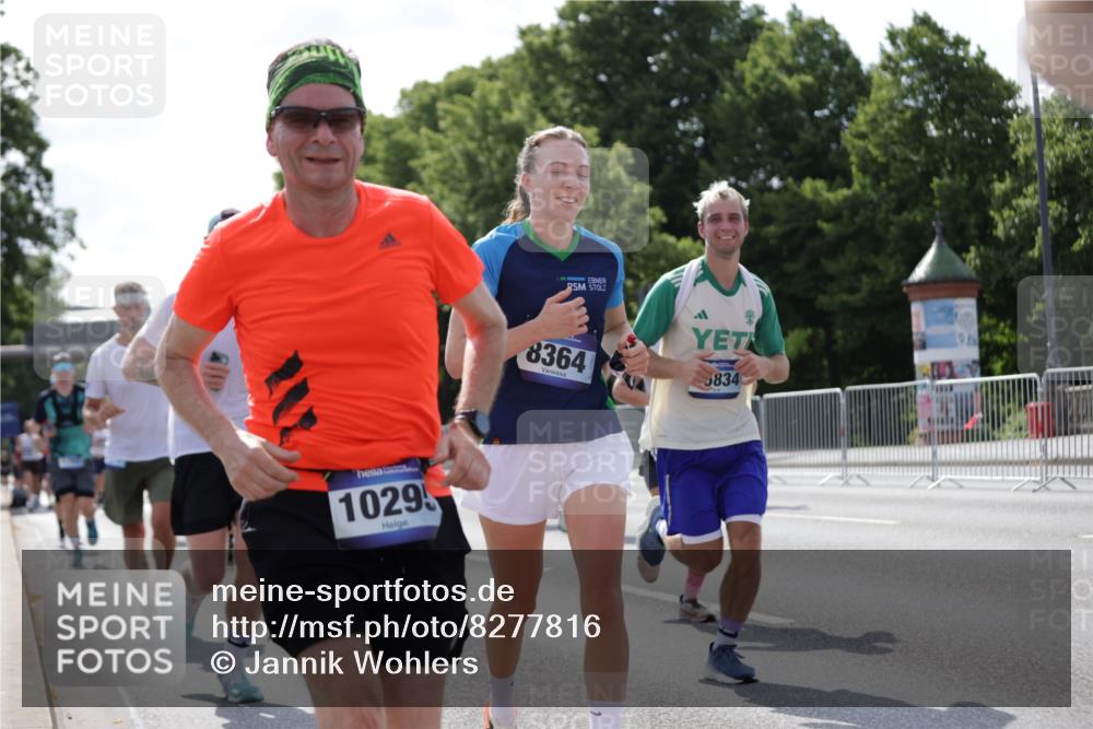 29.06.2025 - hella hamburg halbmarathon Jannik Wohlers http://msf.ph/oto/8277816 29.06.2025 10:02:16 Lombardsbrücke 1702, 1733, 2685, 2712, 2819, 3225, 3630, 3780, 3919, 5734, 6752, 7049, 7888, 8003, 8364, 8624, 8662, 8749, 9006, 9131, 9554, 9986, 10128, 10295, 10539, 11250, 11515, 11702, 11782, 11968, 13184, 13488, 13491, 13932, 14732, 15291, 15394, 15834, 15993, 16233, 16237, 16654, 17077, 17757, 17931, 17939, 18624, 19117, 19146, 19165, 19173, 19176 meine-sportfotos.de