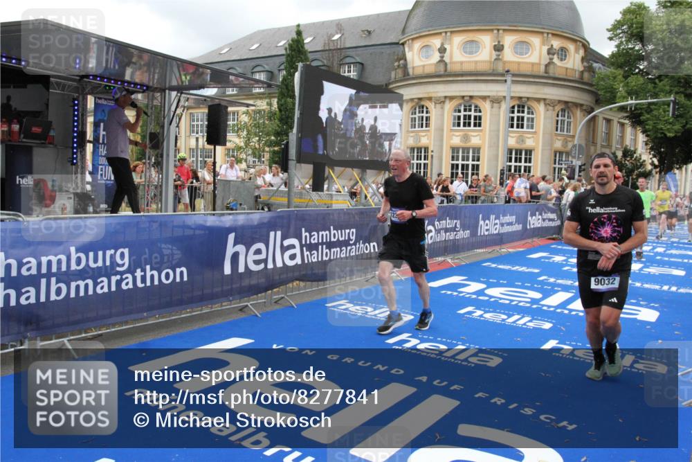29.06.2025 - hella hamburg halbmarathon Michael Strokosch http://msf.ph/oto/8277841 29.06.2025 10:54:08 Ziel 1151, 1410, 1815, 3096, 3208, 3209, 5638, 6294, 6356, 6581, 8390, 9032, 11499, 12379, 13397, 16871, 17348, 18308 meine-sportfotos.de