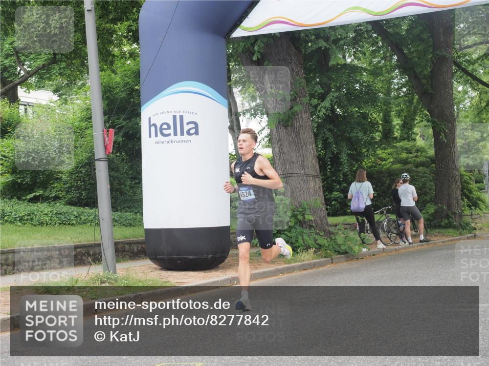29.06.2025 - hella hamburg halbmarathon KatJ http://msf.ph/oto/8277842 29.06.2025 10:09:57 Zwischen KM18-KM19 53, 2144, 6380 meine-sportfotos.de