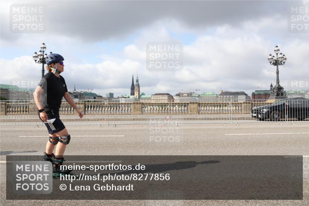 29.06.2025 - hella hamburg halbmarathon Lena Gebhardt http://msf.ph/oto/8277856 29.06.2025 09:05:01 Lombardsbrücke  meine-sportfotos.de