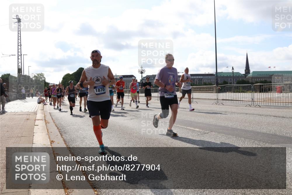 29.06.2025 - hella hamburg halbmarathon Lena Gebhardt http://msf.ph/oto/8277904 29.06.2025 09:57:56 Lombardsbrücke 19120, 1870, 12961, 1034, 1086, 1094, 1179, 1193, 1258, 1320, 1321, 1335, 1422, 1563, 1870, 2070, 2138, 2252, 2397, 2417, 2444, 2448, 2488, 2612, 2636, 2711, 2946, 3058, 3091, 3096, 3114, 3251, 3999, 4261, 4379, 4814, 4986, 5024, 5032, 5305, 5633, 5672, 5775, 5820, 5907, 6164, 6355, 6356, 6374, 6569, 6580, 6585, 6628, 6754, 6776, 6795, 7065, 7134, 7397, 7409, 7478, 7509, 7594, 7646, 7724, 7742, 7930, 7932, 7952, 7973, 7976, 8508 meine-sportfotos.de
