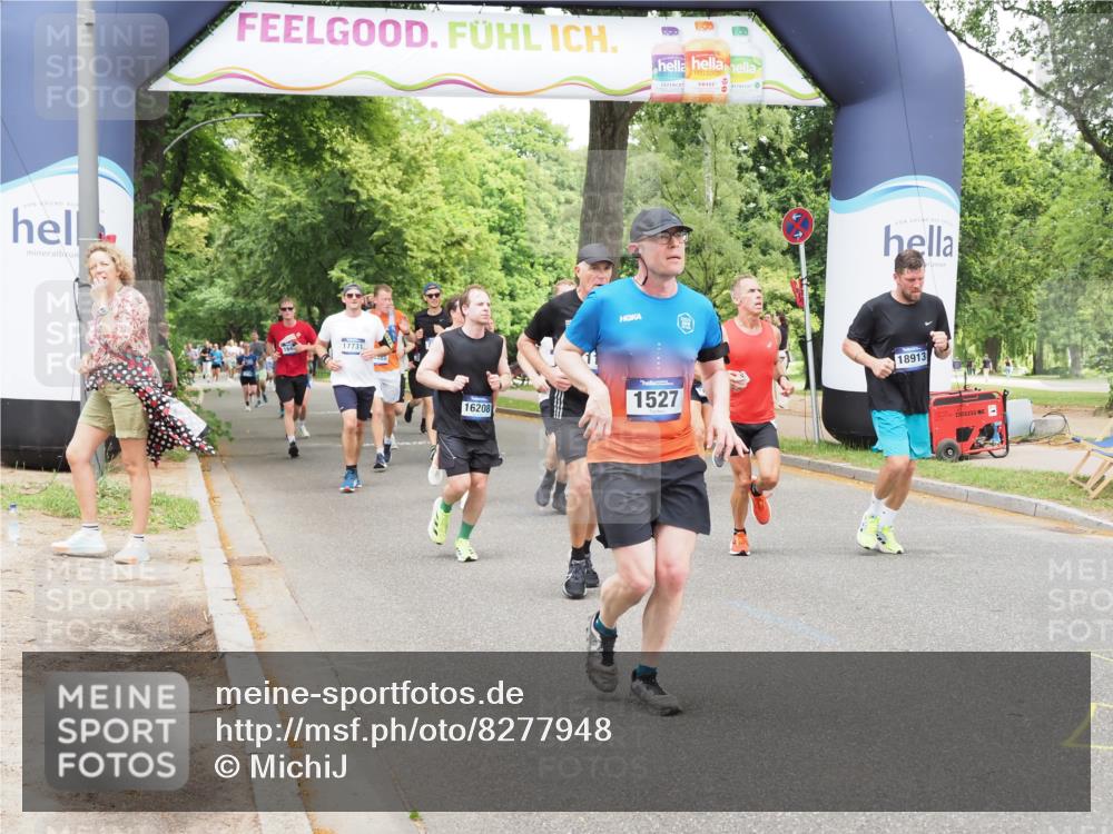 29.06.2025 - hella hamburg halbmarathon MichiJ http://msf.ph/oto/8277948 29.06.2025 10:57:19 Zwischen KM18-KM19 1173, 1527, 1859, 3729, 7209, 7840, 10428, 14497, 16208, 17731, 17847, 18913 meine-sportfotos.de