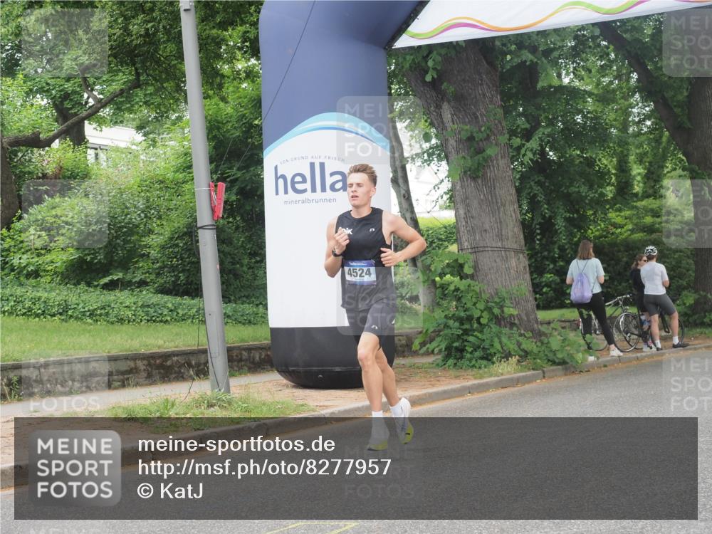29.06.2025 - hella hamburg halbmarathon KatJ http://msf.ph/oto/8277957 29.06.2025 10:09:58 Zwischen KM18-KM19 53, 2144, 4524 meine-sportfotos.de