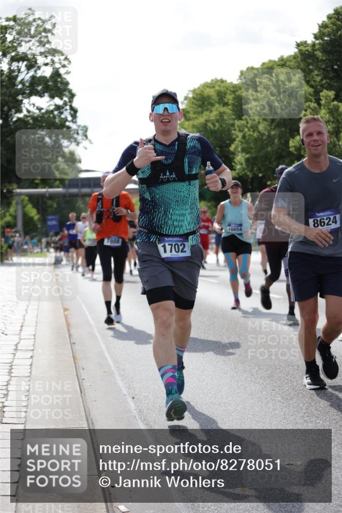 29.06.2025 - hella hamburg halbmarathon Jannik Wohlers http://msf.ph/oto/8278051 29.06.2025 10:02:20 Lombardsbrücke 1702, 2819, 3225, 3630, 3919, 4665, 4904, 5734, 6752, 6815, 6997, 7888, 8003, 8364, 8481, 8483, 8624, 8662, 9006, 9554, 9986, 10128, 10295, 10539, 11250, 11515, 11702, 11782, 11935, 11968, 12908, 13184, 13488, 13491, 14456, 14732, 15217, 15394, 15698, 15834, 15993, 16160, 16233, 16237, 16654, 17757, 17939, 19117, 19146, 19165, 19173, 19176 meine-sportfotos.de