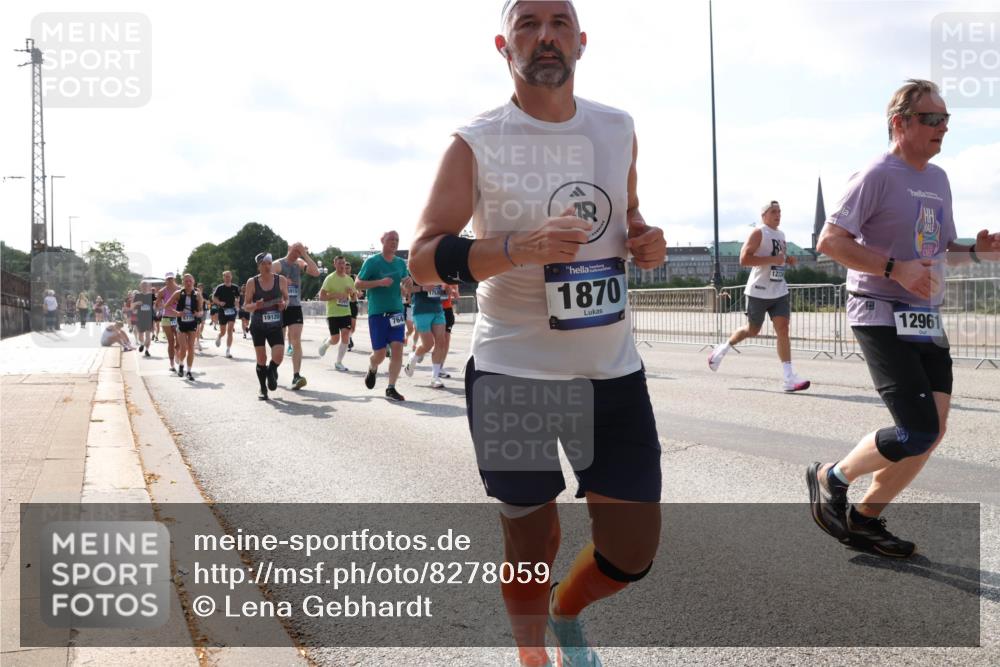 29.06.2025 - hella hamburg halbmarathon Lena Gebhardt http://msf.ph/oto/8278059 29.06.2025 09:57:57 Lombardsbrücke 19120, 18, 764, 1870, 122, 12961, 1034, 1086, 1094, 1179, 1193, 1258, 1320, 1321, 1335, 1422, 1563, 1870, 2070, 2138, 2252, 2397, 2417, 2444, 2448, 2488, 2612, 2636, 2711, 2946, 3058, 3091, 3096, 3114, 3251, 3999, 4261, 4379, 4814, 4986, 5024, 5032, 5305, 5633, 5672, 5775, 5820, 5907, 6164, 6355, 6356, 6374, 6569, 6580, 6585, 6628, 6754, 6776, 7065, 7134, 7397, 7409, 7478, 7509, 7594, 7646, 7724, 7742, 7930, 7932, 7952, 7973, 7976, 8508 meine-sportfotos.de