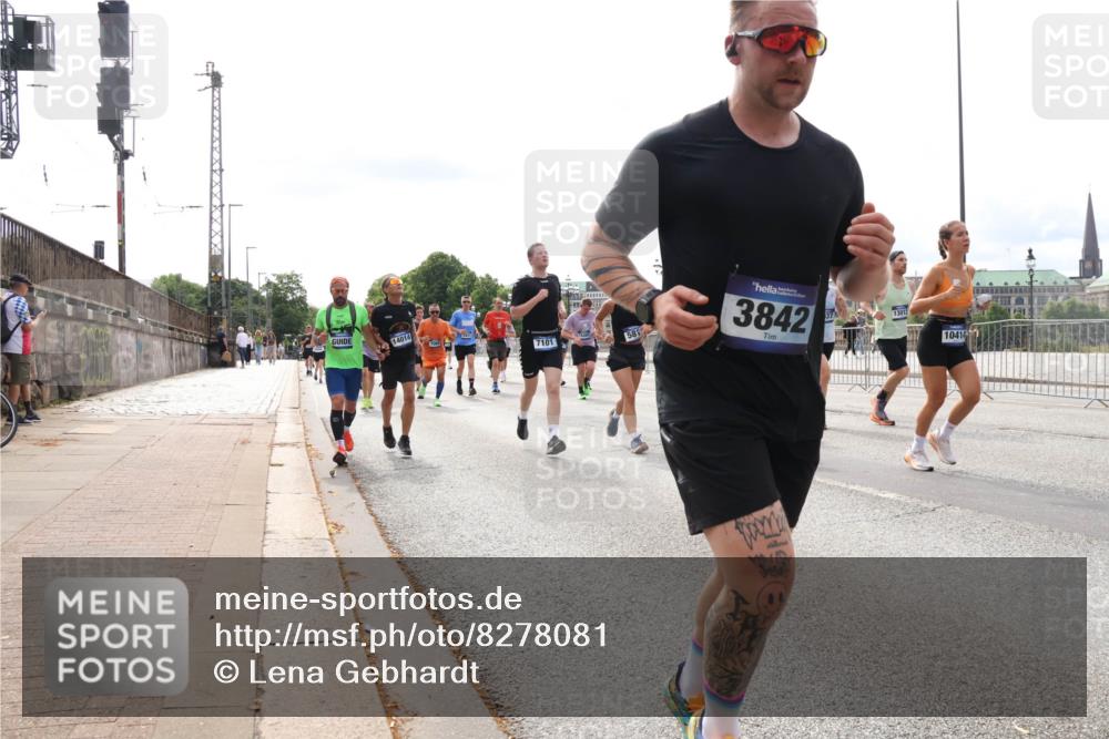29.06.2025 - hella hamburg halbmarathon Lena Gebhardt http://msf.ph/oto/8278081 29.06.2025 10:20:24 Lombardsbrücke 14014, 1061, 7101, 5812, 3842, 13012, 10414, 1011, 1046, 1069, 1110, 1115, 1471, 1474, 2053, 2064, 2478, 2834, 3278, 3434, 3733, 3781, 3842, 4154, 4166, 4288, 4422, 4539, 4585, 4614, 4737, 4739, 4754, 4869, 5181, 5397, 5556, 5625, 5659, 5811, 5812, 5831, 5937, 6951, 7018, 7101, 7131, 7519, 7739, 7744, 7808, 8025, 8387, 8462, 8588, 8738, 9136, 9196, 9722, 9735, 9873, 10041, 10414, 10550, 10595, 10613, 10622, 10647, 10701, 10754, 11028, 11100, 11603, 11835, 11995 meine-sportfotos.de