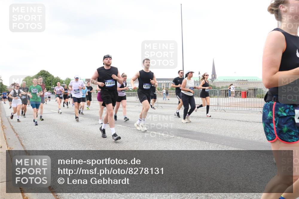 29.06.2025 - hella hamburg halbmarathon Lena Gebhardt http://msf.ph/oto/8278131 29.06.2025 10:54:49 Lombardsbrücke 9521, 2586, 19111, 119, 11033, 13272, 1198, 1949, 2084, 2244, 2532, 2566, 2586, 2632, 3002, 3274, 3761, 3795, 3857, 4191, 4192, 4720, 4971, 5185, 5216, 5392, 5500, 5727, 5882, 5933, 5993, 6023, 6279, 6839, 6982, 7238, 7986, 8012, 8186, 8801, 8803, 9130, 9521, 9596, 10109, 10331, 10471, 10686, 11033, 11226, 11287, 11567, 11569, 11788, 11908, 12147, 12148, 12240, 12268, 12270, 12930, 13272, 13283, 13548, 13944, 13945, 13979, 13980 meine-sportfotos.de