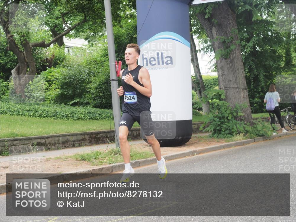 29.06.2025 - hella hamburg halbmarathon KatJ http://msf.ph/oto/8278132 29.06.2025 10:09:58 Zwischen KM18-KM19 53, 2144, 4524 meine-sportfotos.de