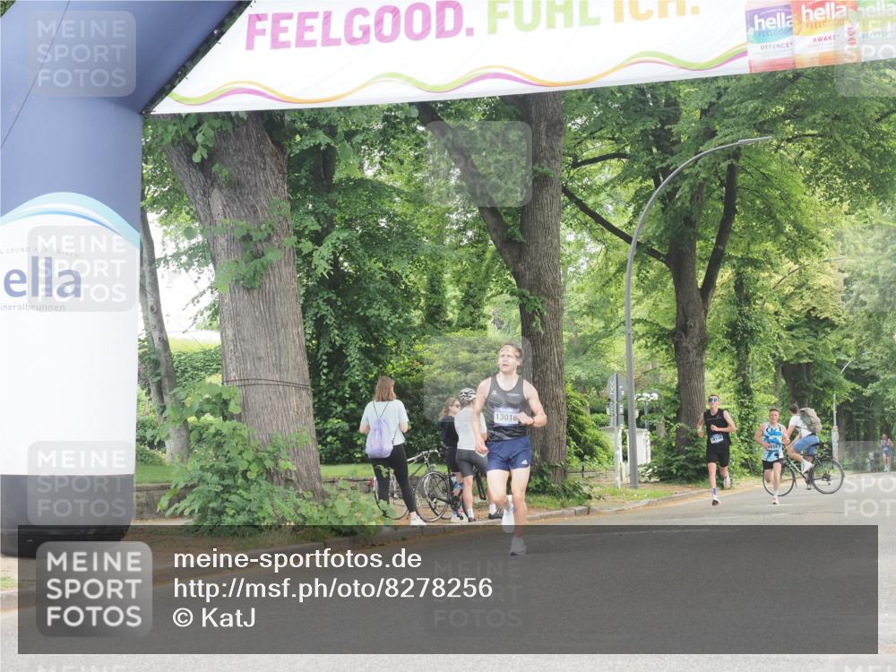29.06.2025 - hella hamburg halbmarathon KatJ http://msf.ph/oto/8278256 29.06.2025 10:10:06 Zwischen KM18-KM19 4524 meine-sportfotos.de
