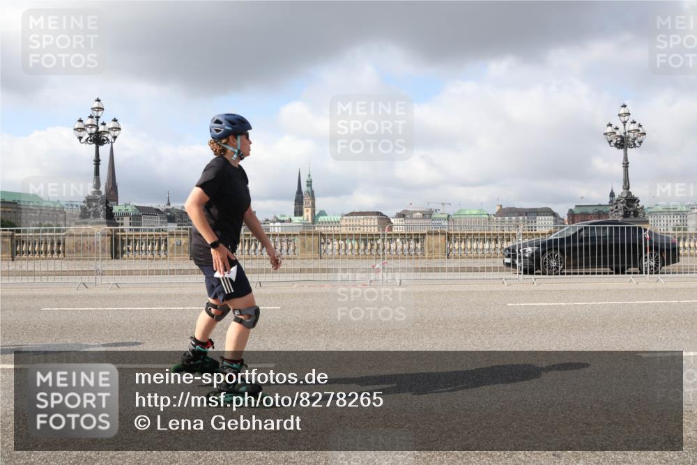 29.06.2025 - hella hamburg halbmarathon Lena Gebhardt http://msf.ph/oto/8278265 29.06.2025 09:05:01 Lombardsbrücke  meine-sportfotos.de