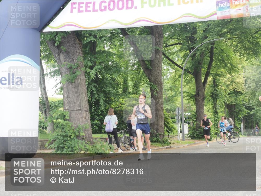 29.06.2025 - hella hamburg halbmarathon KatJ http://msf.ph/oto/8278316 29.06.2025 10:10:06 Zwischen KM18-KM19 4524 meine-sportfotos.de