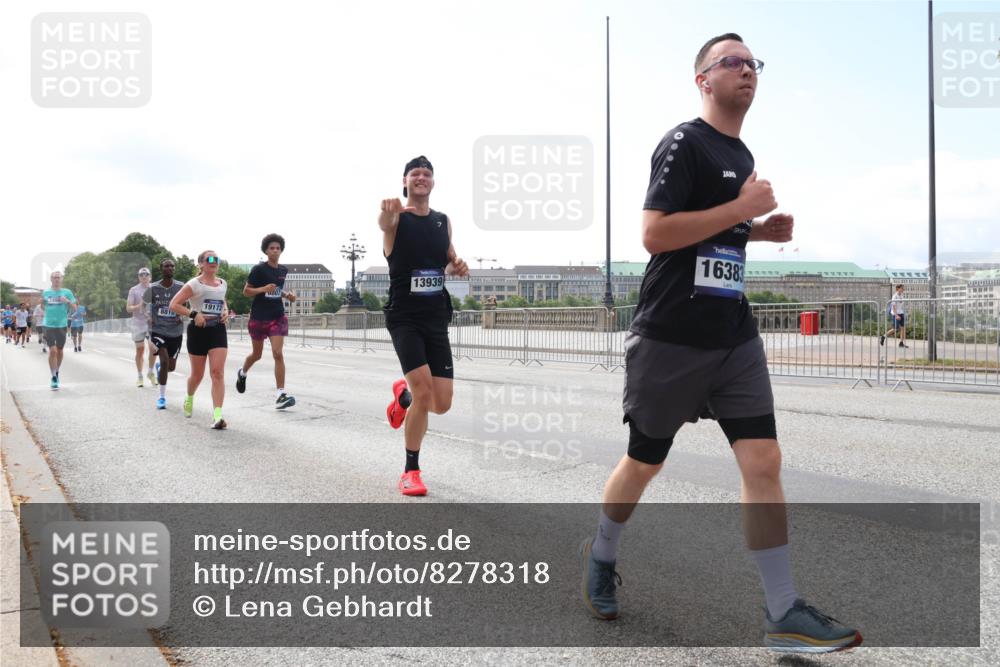 29.06.2025 - hella hamburg halbmarathon Lena Gebhardt http://msf.ph/oto/8278318 29.06.2025 10:11:32 Lombardsbrücke 1328, 1531, 1723, 1866, 1992, 2868, 3363, 3837, 4227, 5254, 5605, 7271, 7571, 8115, 8171, 8206, 8207, 8368, 8561, 8807, 8810, 9119, 9428, 10196, 10372, 10428, 11149, 11321, 11507, 11755, 12286, 12473, 12836, 13177, 13203, 13603, 13939, 14008, 14022, 14149, 14384, 15009, 15252, 15797, 15908, 15945, 16383, 17080, 17142, 17500, 17638, 17787, 17866, 18278, 18382, 19172, 19241 meine-sportfotos.de