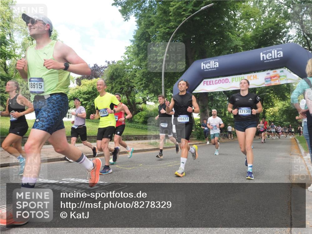 29.06.2025 - hella hamburg halbmarathon KatJ http://msf.ph/oto/8278329 29.06.2025 10:40:29 Zwischen KM18-KM19 1061, 1499, 1549, 2074, 4770, 6628, 6877, 6897 meine-sportfotos.de