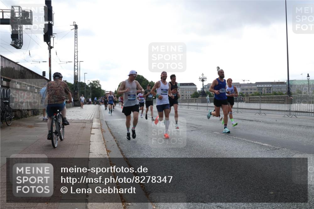 29.06.2025 - hella hamburg halbmarathon Lena Gebhardt http://msf.ph/oto/8278347 29.06.2025 09:45:28 Lombardsbrücke 17151, 12691, 10017, 29, 26, 0, 57, 1707, 1758, 1990, 2689, 2746, 3043, 4050, 4129, 4679, 4698, 4749, 5070, 5269, 5328, 5746, 5826, 6358, 6619, 6781, 7272, 7389, 7481, 7651, 7723, 8190, 8209, 8883, 9137, 9381, 9571, 9634, 10017, 10171, 10486, 10876, 11120, 11169, 11413, 11857, 12049, 12234, 12308, 12595, 12691, 12900, 12988, 13066, 13618, 14028, 14140, 14289, 15672, 15883, 16157, 16713, 16818, 17428 meine-sportfotos.de