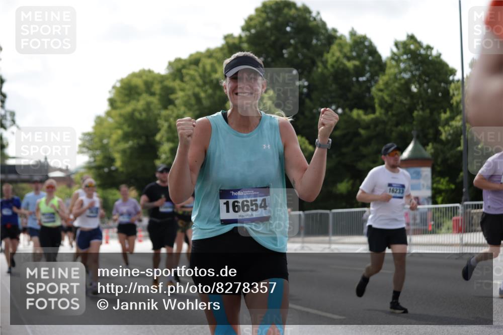 29.06.2025 - hella hamburg halbmarathon Jannik Wohlers http://msf.ph/oto/8278357 29.06.2025 10:02:24 Lombardsbrücke 1702, 2819, 3225, 3630, 3919, 4204, 4665, 4904, 5734, 6752, 6815, 6997, 7888, 8003, 8364, 8481, 8483, 8624, 8662, 9006, 9986, 10128, 10295, 10539, 11250, 11515, 11935, 11968, 12908, 13184, 13488, 13491, 14224, 14456, 14732, 15217, 15394, 15698, 15834, 15963, 15993, 16160, 16233, 16237, 16654, 17757, 19173 meine-sportfotos.de