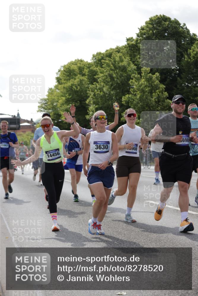 29.06.2025 - hella hamburg halbmarathon Jannik Wohlers http://msf.ph/oto/8278520 29.06.2025 10:02:27 Lombardsbrücke 1482, 3630, 3919, 4204, 4613, 4665, 4904, 5734, 6752, 6815, 6997, 7888, 8364, 8481, 8483, 8614, 8624, 9006, 10128, 10295, 11250, 11515, 11935, 11968, 12908, 13184, 14224, 14456, 14732, 15217, 15394, 15698, 15834, 15963, 15993, 16160, 16233, 16237, 16654, 17757 meine-sportfotos.de