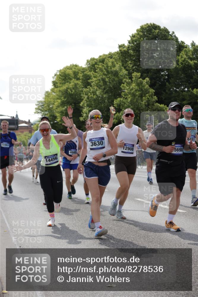 29.06.2025 - hella hamburg halbmarathon Jannik Wohlers http://msf.ph/oto/8278536 29.06.2025 10:02:27 Lombardsbrücke 1482, 3630, 3919, 4204, 4613, 4665, 4904, 5734, 6752, 6815, 6997, 7888, 8364, 8481, 8483, 8614, 8624, 9006, 10128, 10295, 11250, 11515, 11935, 11968, 12908, 13184, 14224, 14456, 14732, 15217, 15394, 15698, 15834, 15963, 15993, 16160, 16233, 16237, 16654, 17757 meine-sportfotos.de