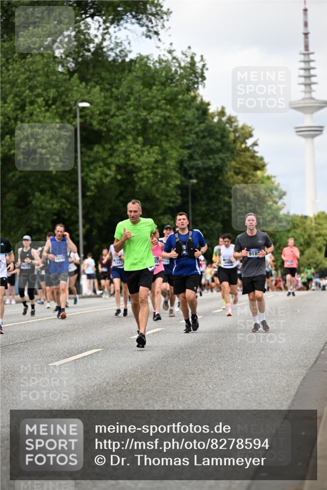 29.06.2025 - hella hamburg halbmarathon Dr. Thomas Lammeyer http://msf.ph/oto/8278594 29.06.2025 10:36:40 Kennedybrücke 1237, 1640, 2268, 3022, 3365, 3670, 3753, 4857, 5783, 5871, 5941, 6228, 6252, 6312, 6315, 6642, 7387, 7468, 7531, 7749, 7789, 8303, 8625, 8840, 8914, 9010, 9125, 9188, 9206, 9542, 9765, 10013, 10111, 10203, 10354, 10470, 10624, 10828, 11076, 11205, 11225, 11248, 11362 meine-sportfotos.de