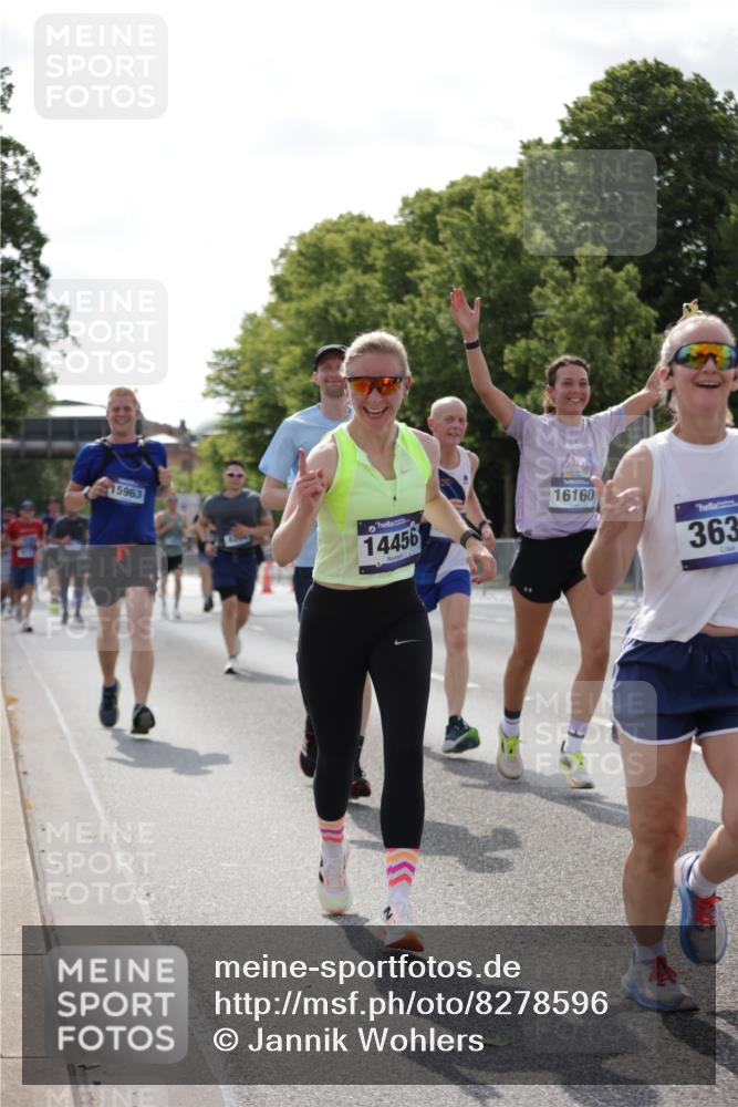 29.06.2025 - hella hamburg halbmarathon Jannik Wohlers http://msf.ph/oto/8278596 29.06.2025 10:02:28 Lombardsbrücke 1482, 2810, 3630, 3919, 4204, 4613, 4665, 4904, 5734, 6217, 6752, 6815, 6997, 8364, 8481, 8483, 8614, 8624, 9006, 10128, 11250, 11515, 11935, 11968, 12908, 13184, 14224, 14456, 15217, 15394, 15698, 15834, 15963, 15993, 16160, 16233, 16237, 16654, 16824, 17757, 18359 meine-sportfotos.de