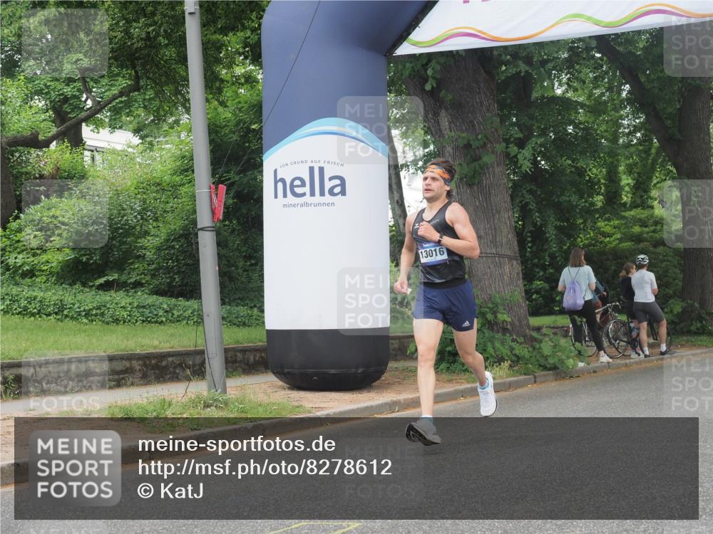 29.06.2025 - hella hamburg halbmarathon KatJ http://msf.ph/oto/8278612 29.06.2025 10:10:07 Zwischen KM18-KM19  meine-sportfotos.de