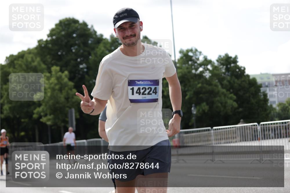 29.06.2025 - hella hamburg halbmarathon Jannik Wohlers http://msf.ph/oto/8278644 29.06.2025 10:02:32 Lombardsbrücke 1482, 2780, 2810, 3630, 3919, 4204, 4613, 4665, 4904, 5734, 6208, 6217, 6752, 6815, 6997, 7210, 8481, 8483, 8614, 9006, 10128, 11250, 11935, 11968, 12169, 12422, 12908, 13184, 13664, 14224, 14456, 15217, 15698, 15963, 16160, 16233, 16237, 16355, 16654, 16824, 18359, 18827 meine-sportfotos.de