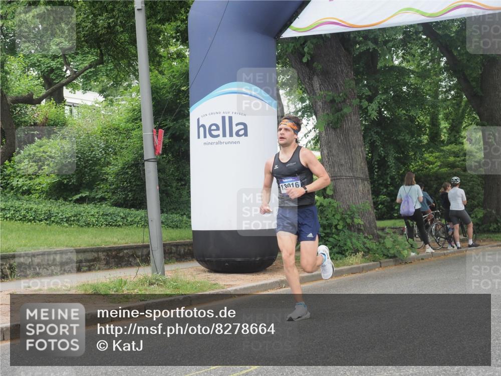 29.06.2025 - hella hamburg halbmarathon KatJ http://msf.ph/oto/8278664 29.06.2025 10:10:07 Zwischen KM18-KM19  meine-sportfotos.de