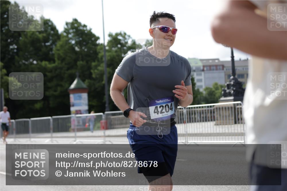 29.06.2025 - hella hamburg halbmarathon Jannik Wohlers http://msf.ph/oto/8278678 29.06.2025 10:02:32 Lombardsbrücke 1482, 2780, 2810, 3630, 3919, 4204, 4613, 4665, 4904, 5734, 6208, 6217, 6752, 6815, 6997, 7210, 8481, 8483, 8614, 9006, 10128, 11250, 11935, 11968, 12169, 12422, 12908, 13184, 13664, 14224, 14456, 15217, 15698, 15963, 16160, 16233, 16237, 16355, 16654, 16824, 18359, 18827 meine-sportfotos.de
