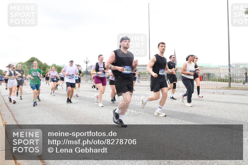 29.06.2025 - hella hamburg halbmarathon Lena Gebhardt http://msf.ph/oto/8278706 29.06.2025 10:54:50 Lombardsbrücke 9521, 1033, 2586, 13271, 19111, 13733, 1198, 1949, 2084, 2244, 2532, 2566, 2586, 2632, 3002, 3274, 3761, 3795, 3857, 4191, 4192, 4720, 4971, 5185, 5216, 5392, 5500, 5727, 5882, 5933, 5993, 6023, 6279, 6839, 6944, 6982, 7238, 7986, 8012, 8186, 8801, 8803, 9130, 9521, 9596, 10109, 10331, 10471, 10686, 11033, 11226, 11287, 11567, 11569, 11788, 11908, 12147, 12148, 12240, 12268, 12270, 12930, 13272, 13283, 13548, 13944, 13945, 13979, 13980, 14515 meine-sportfotos.de