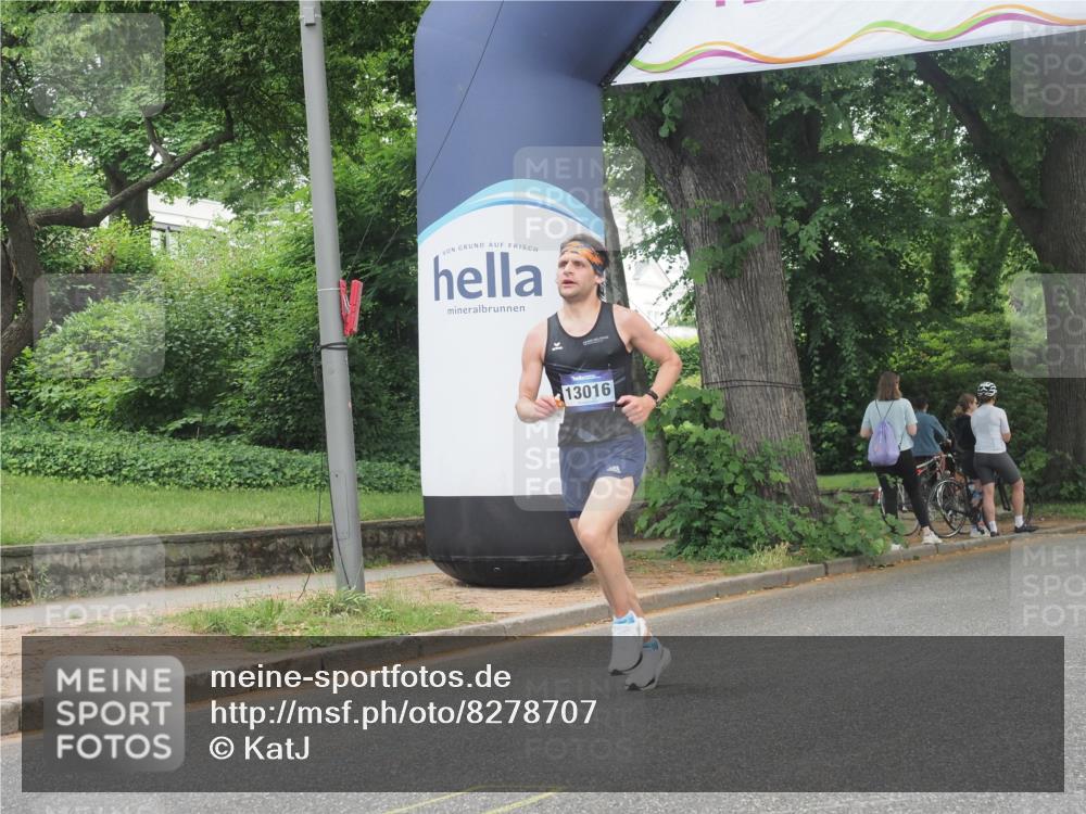 29.06.2025 - hella hamburg halbmarathon KatJ http://msf.ph/oto/8278707 29.06.2025 10:10:07 Zwischen KM18-KM19  meine-sportfotos.de