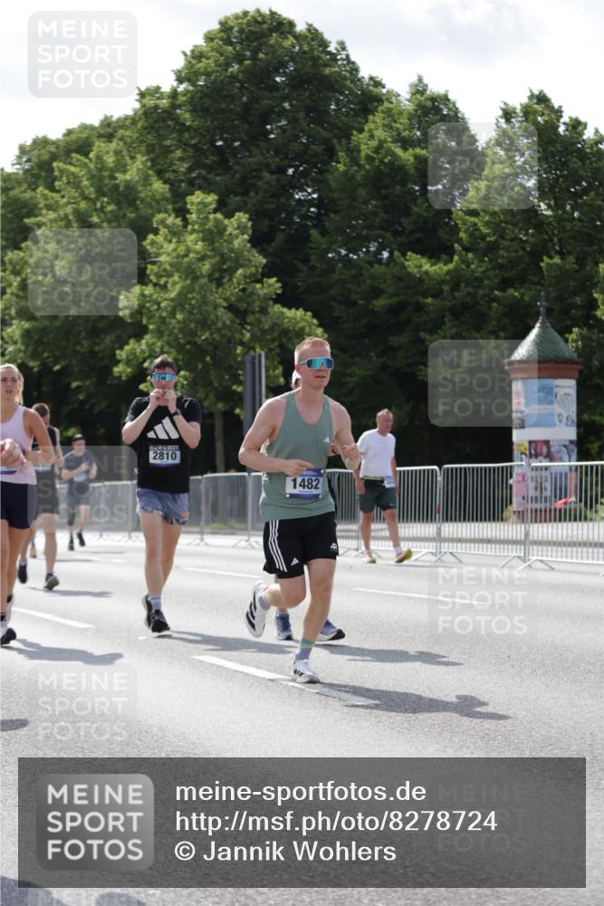 29.06.2025 - hella hamburg halbmarathon Jannik Wohlers http://msf.ph/oto/8278724 29.06.2025 10:02:35 Lombardsbrücke 1414, 1482, 2780, 2782, 2810, 3630, 4204, 4613, 4665, 4904, 6208, 6217, 6815, 6997, 7210, 7211, 8481, 8483, 8614, 9439, 11935, 12169, 12422, 12908, 13664, 13874, 14224, 14225, 14456, 14493, 15217, 15698, 15963, 16160, 16233, 16237, 16355, 16654, 16824, 18359, 18827 meine-sportfotos.de